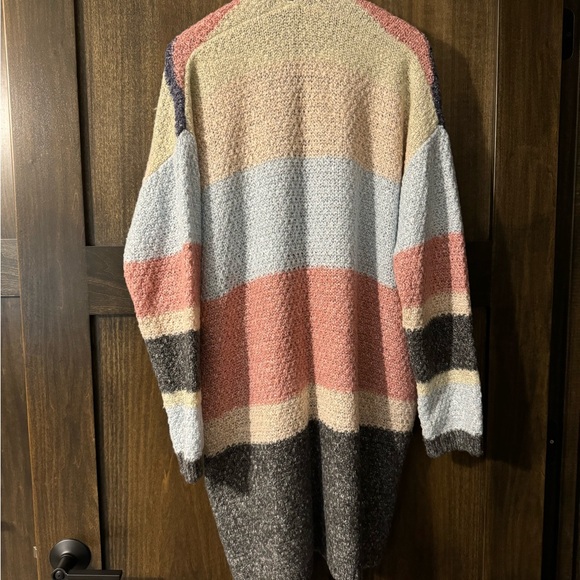 Hem & Thread Cardigan - Picture 3 of 4